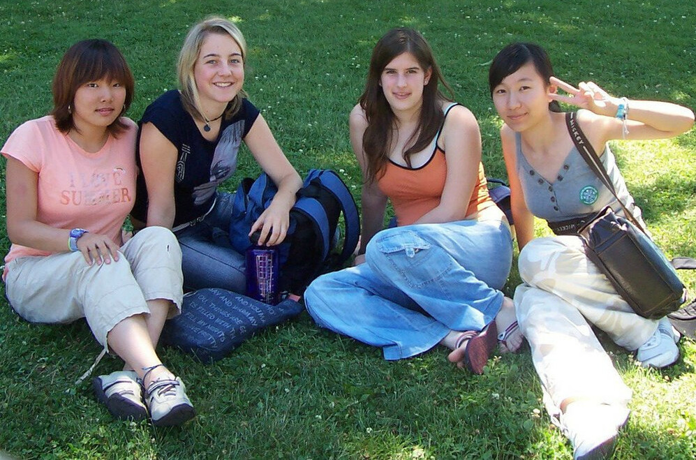 4 sitting girls